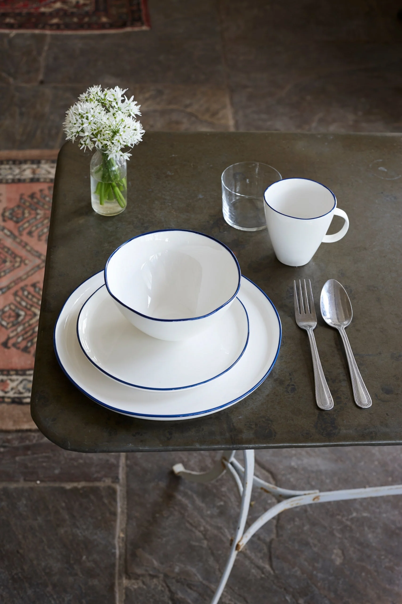Abbesses Medium Bowl Blue Rim - Set of 4 - Image 4